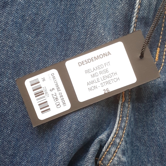 - [LF] Carmar Desdemona Side Zipper Relaxed Jeans P2139 - Picture 8 of 9